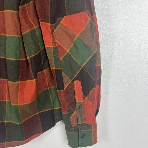 Sun + Stone Mens M  Button Up Flannel Shirt Green Plaid Tartan Oeko Tex Fall NWT - Picture 8 of 10